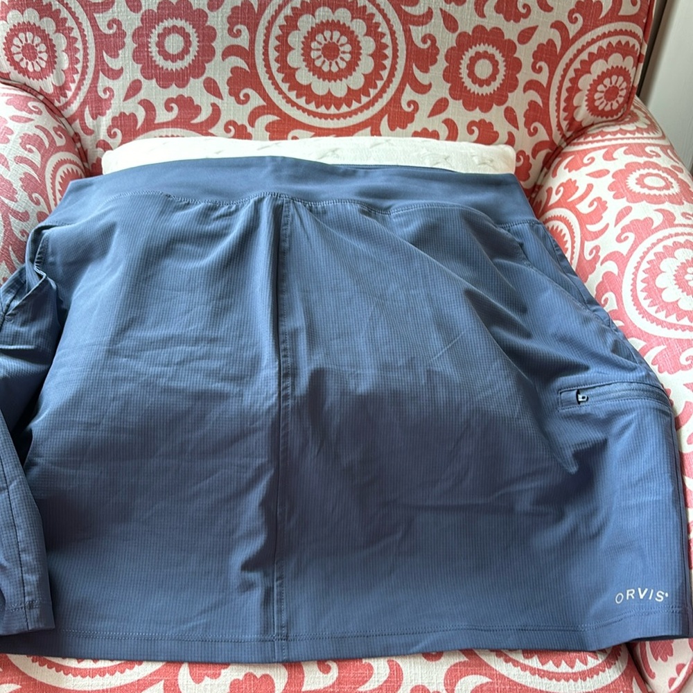 Orvis ladies tech skort in blue Size XL Never worn just took tags off